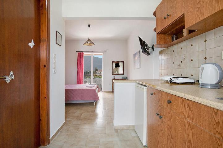 Bekiri'S Studios Alykanas  Luaran gambar