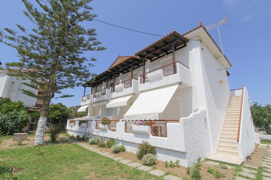 Bekiri'S Studios Alykanas  Luaran gambar